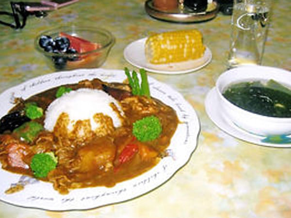 パレットハウスみうらの特製スタミナカレー